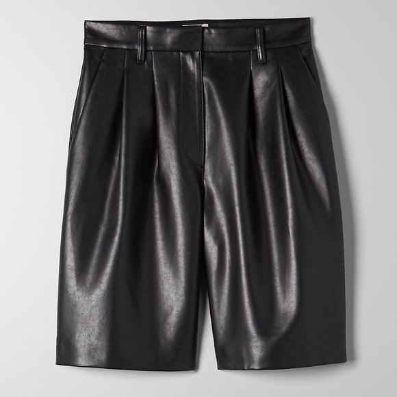 Aritzia Pants - Wilfred Limerick shorts - NWT